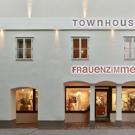 Privatunterkunft Townhouse By Frauenzimmer