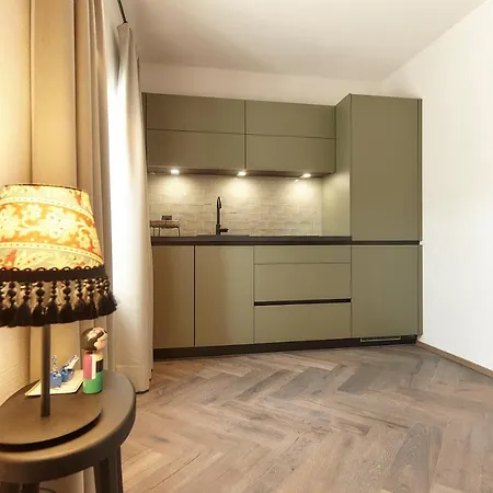 Townhouse By Frauenzimmer *